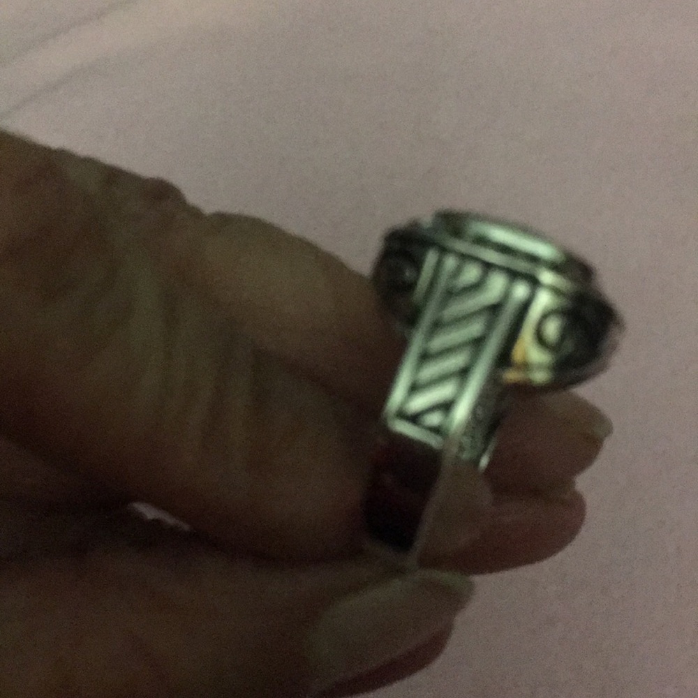 Ring - Picture 3 of 4